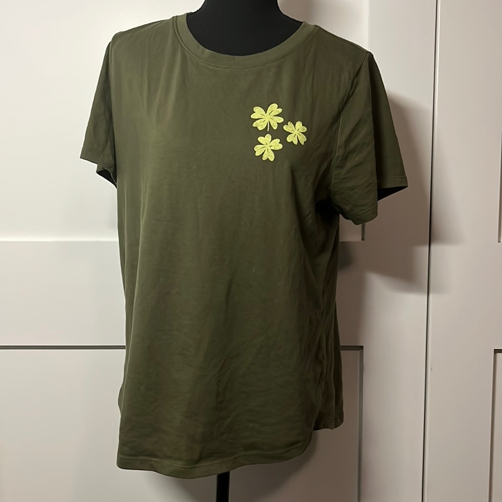 Green Three Leaf Clover T Shirt Women’s Large